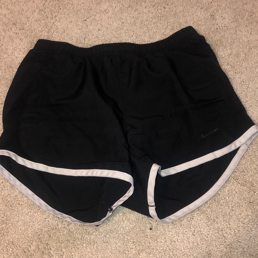Size xs black nike shorts